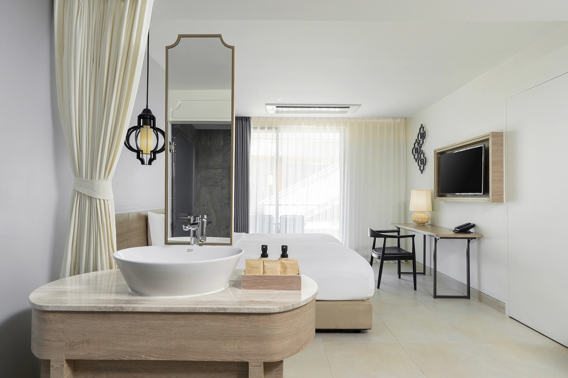deluxe-room-vanity-sink-patong