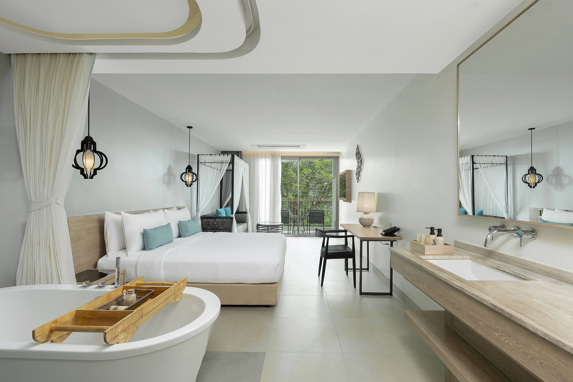 grand-deluxe-room-open-plan-layout-patong