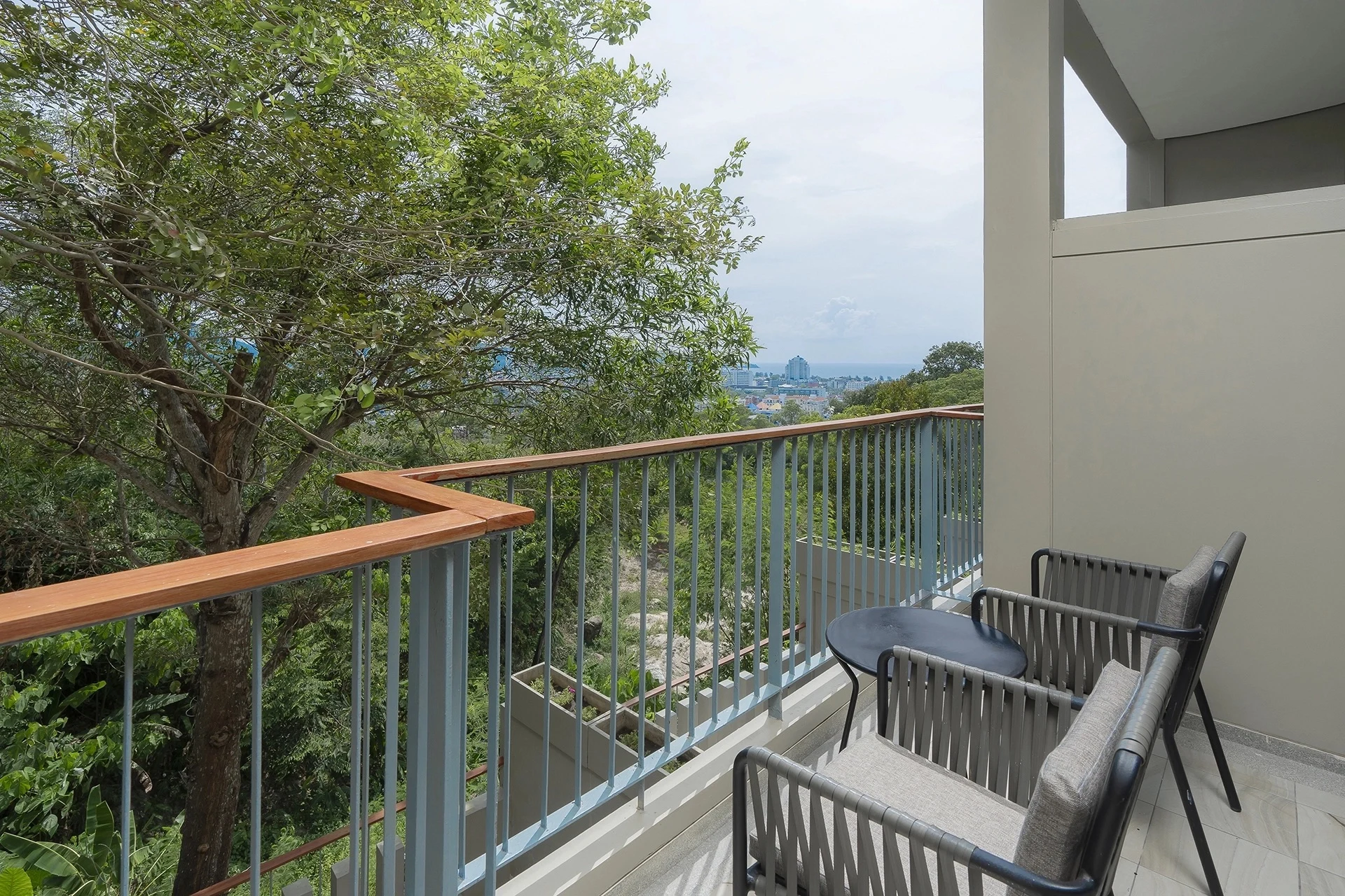 grand-deluxe-room-private-balcony-garden-view-patong