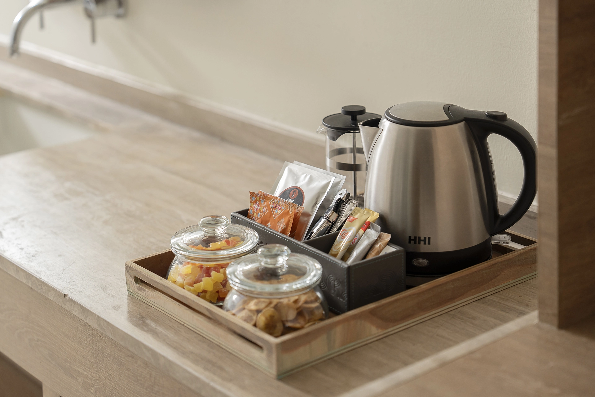 in-room-refreshments-kettle-coffee-tea