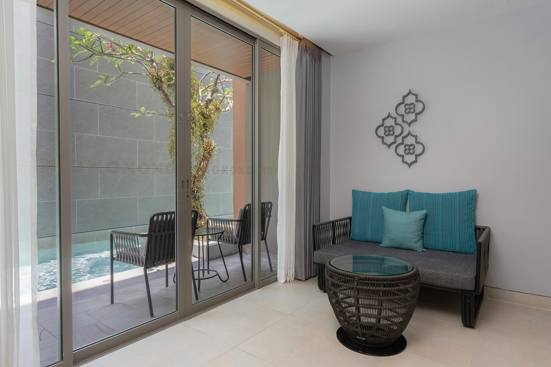 one-bedroom-suite-living-area-pool-view-patong